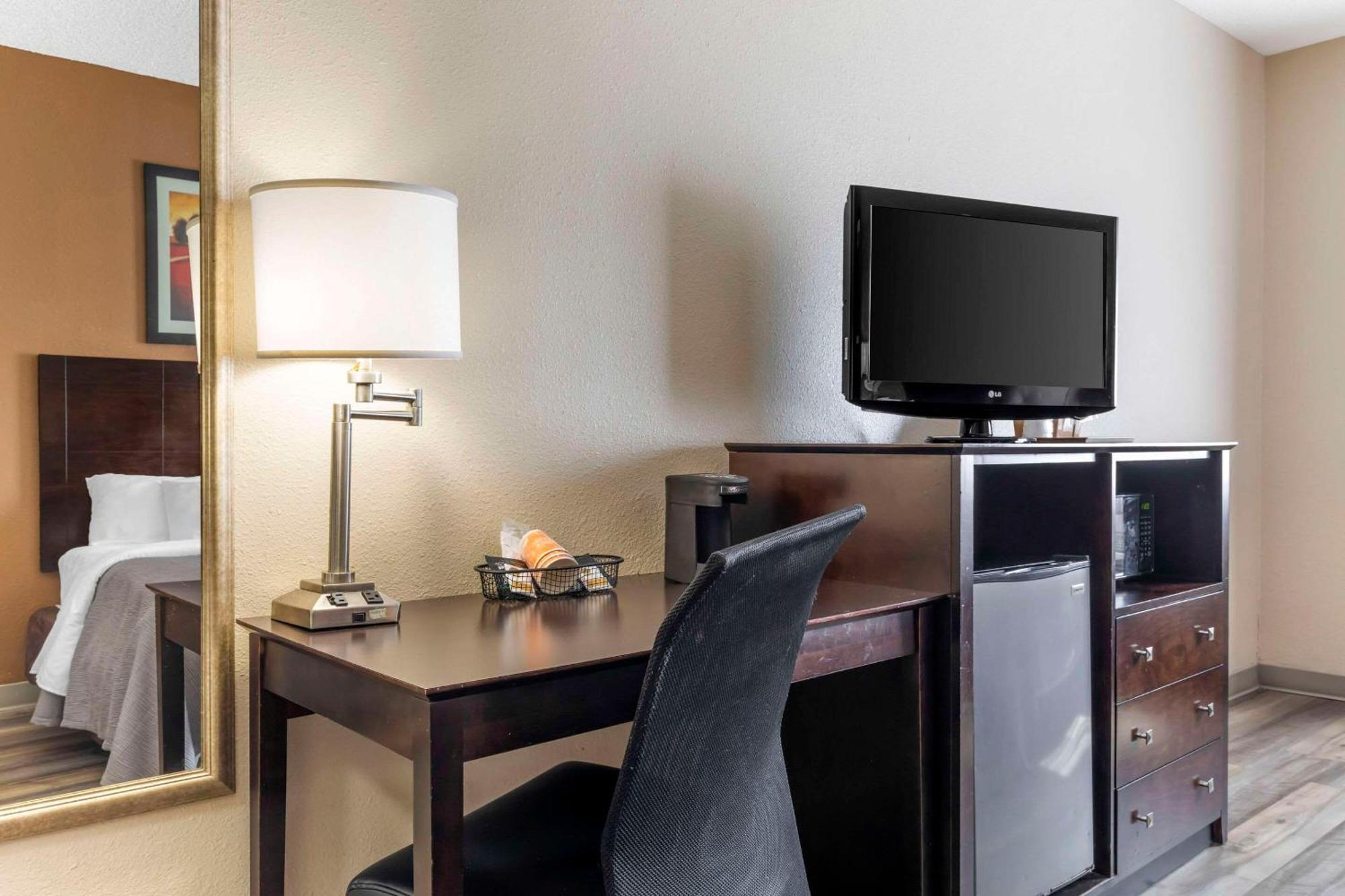 Quality Inn & Suites Wichita Falls I-44 Екстер'єр фото