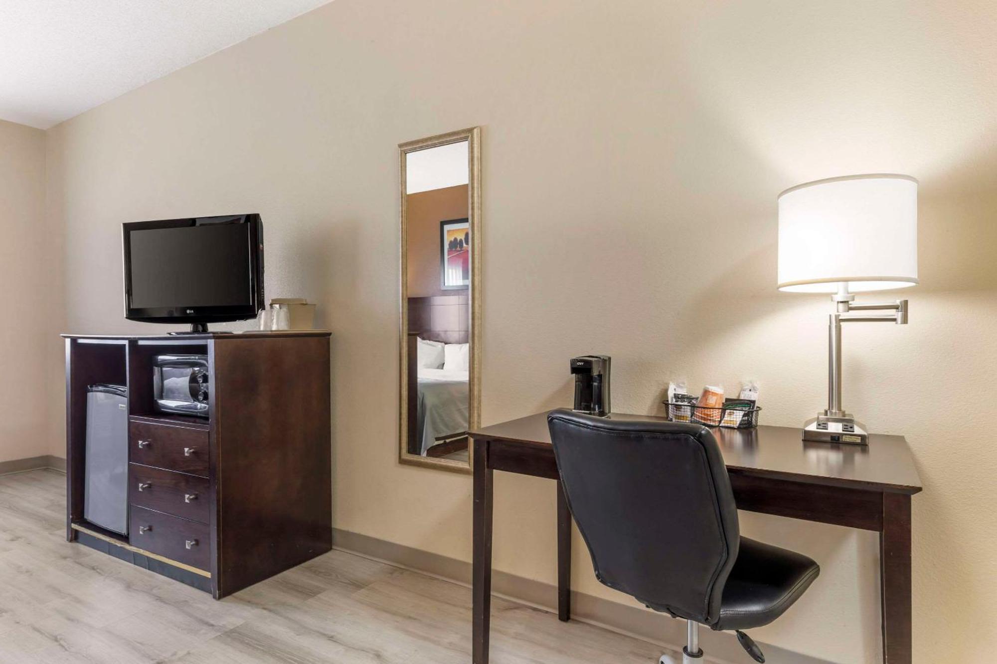 Quality Inn & Suites Wichita Falls I-44 Екстер'єр фото